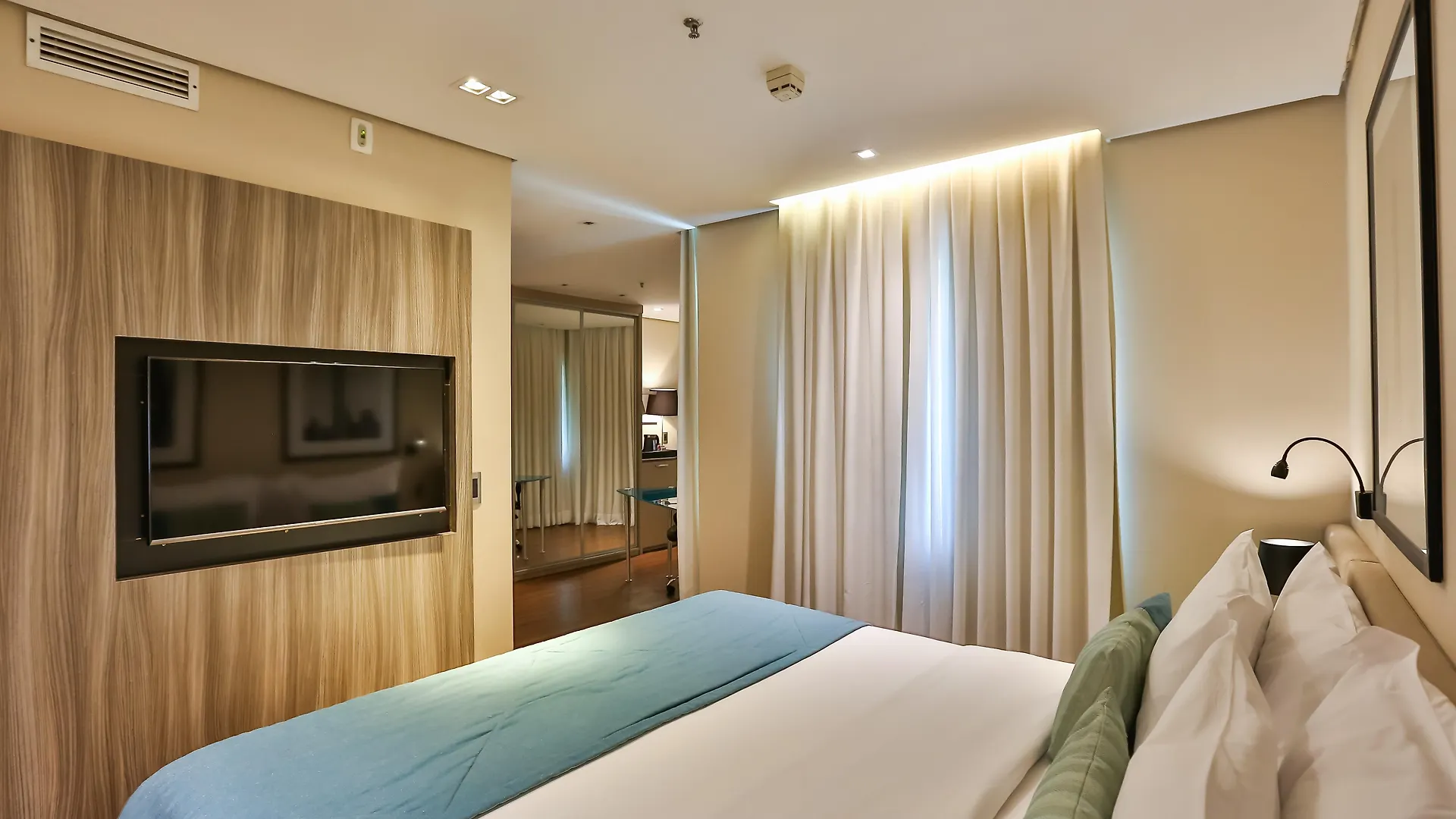 Radisson Vila Olimpia São Paulo 5*,