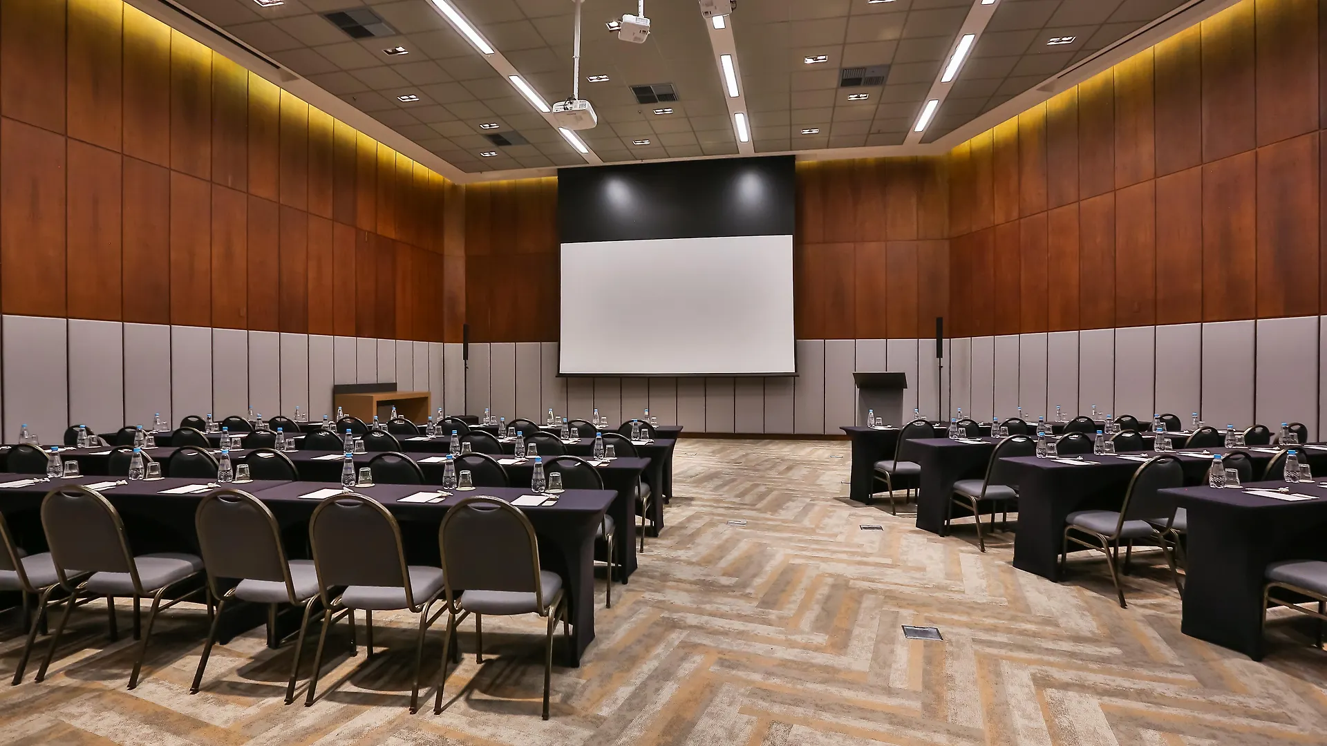 Radisson Vila Olimpia São Paulo 5*,